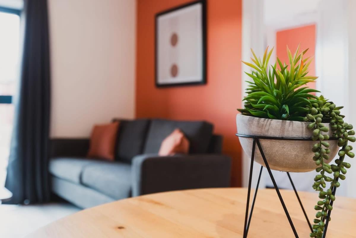 Stayzeni, Hardwick House Derby 2 Bed Apartment Extérieur photo